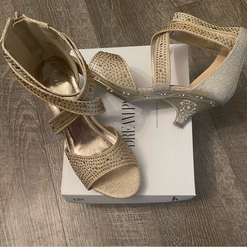 Gold glitter girls size 4 dress shoes